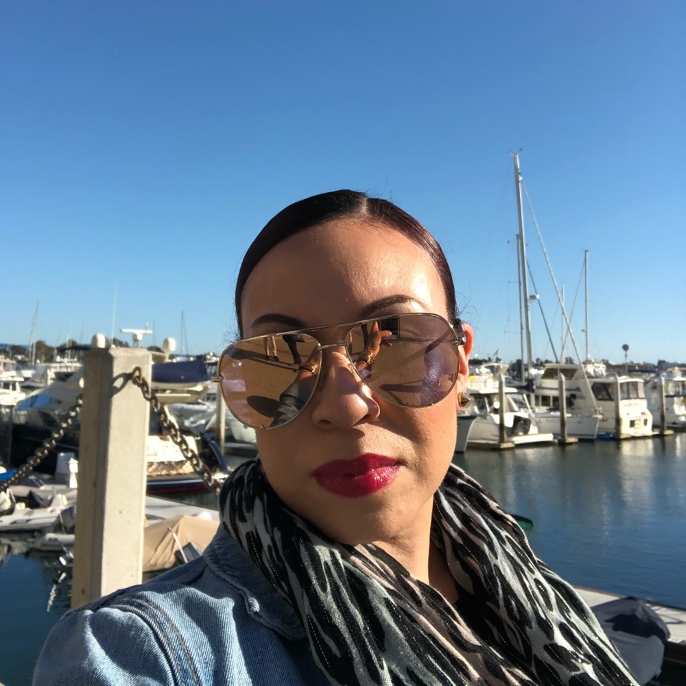 Meet your Posher, Monique